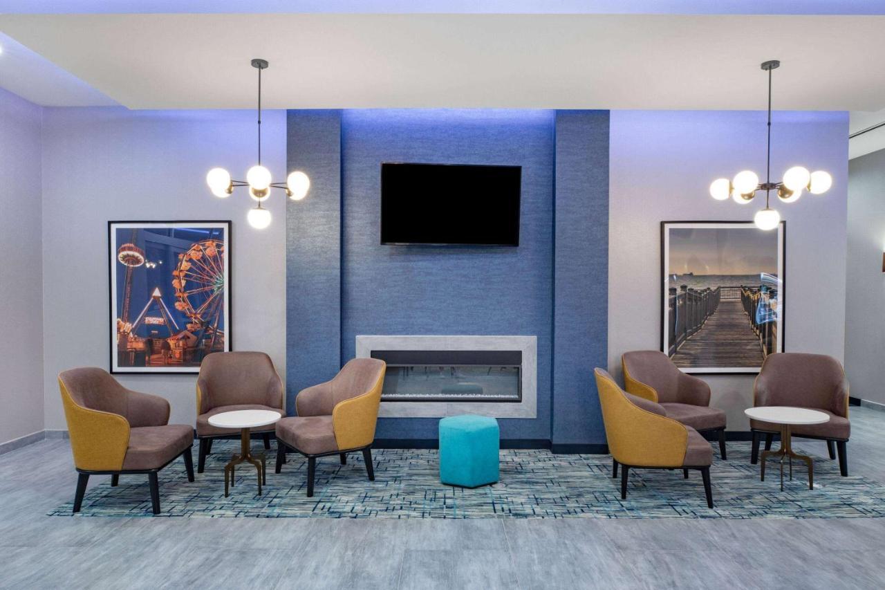 La Quinta Inn & Suites By Wyndham Galveston North At I-45 ภายนอก รูปภาพ