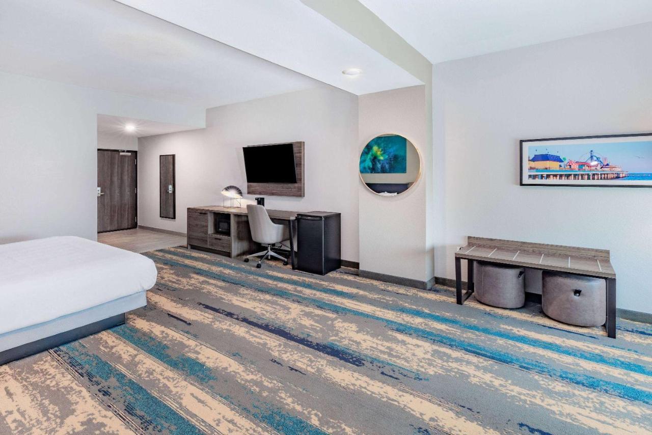 La Quinta Inn & Suites By Wyndham Galveston North At I-45 ภายนอก รูปภาพ